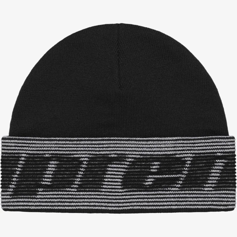 Classic cap with curved bill silhouette -Supreme Reflective Jacquard Beanie Black (FW24)