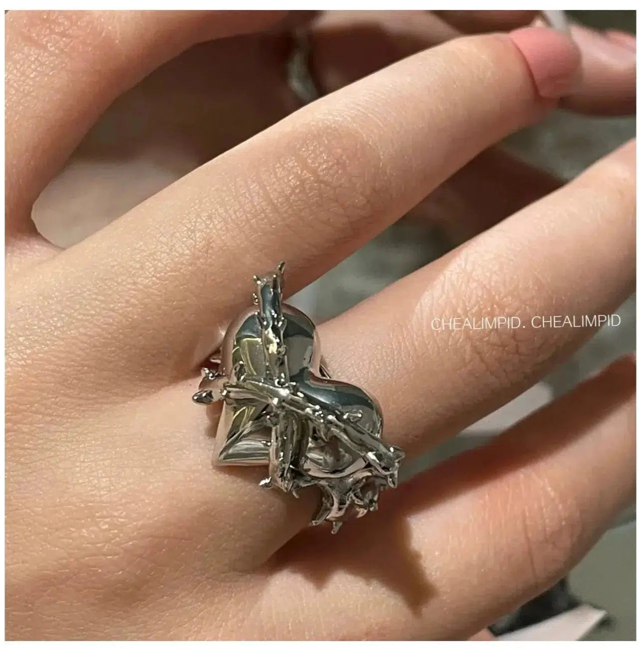 Women’s rings with topaz gems for brilliance -Heart Metal Thorn Love Ring