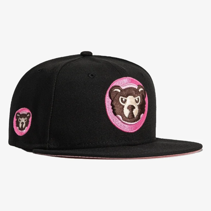 Bold graphic cap for standout fashion flair -New Era x MLB Cookies and Cream 'Chicago Cubs Logo' 59Fifty Patch Fitted Hat Black / Pink