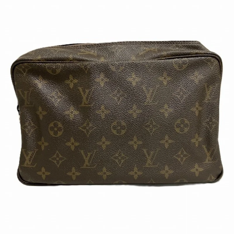 Handle bags with vintage vibes for nostalgia -Louis Vuitton  Clutch Bag (Pre-Owned)