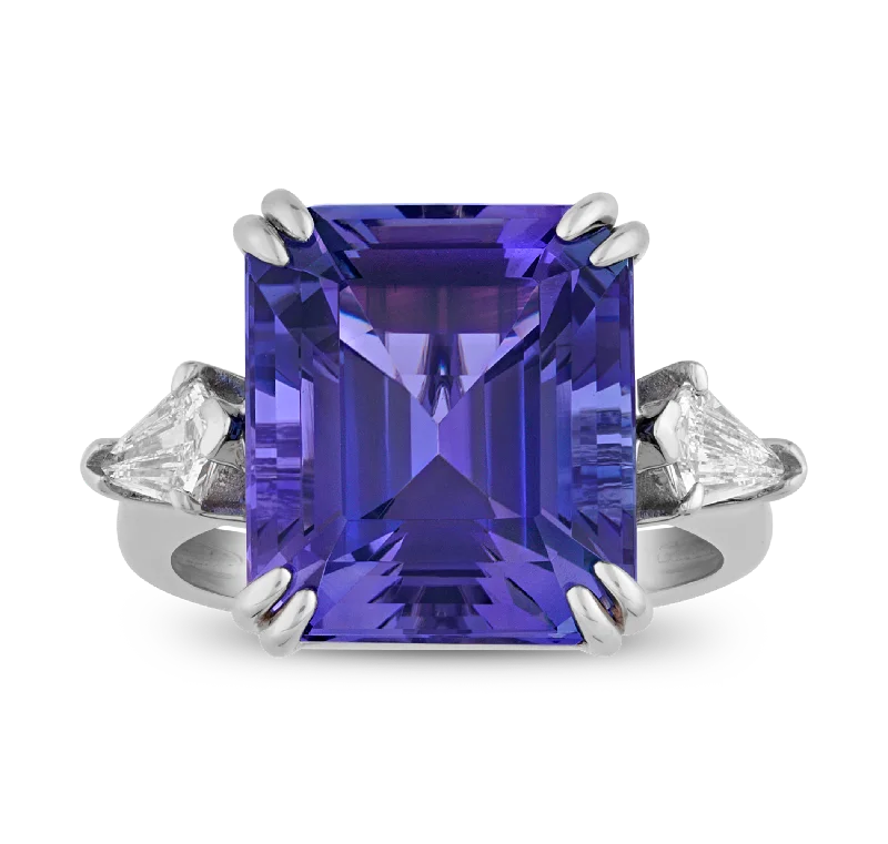 Women’s signet rings with bold family crests -Tanzanite Ring, 11.40 carats