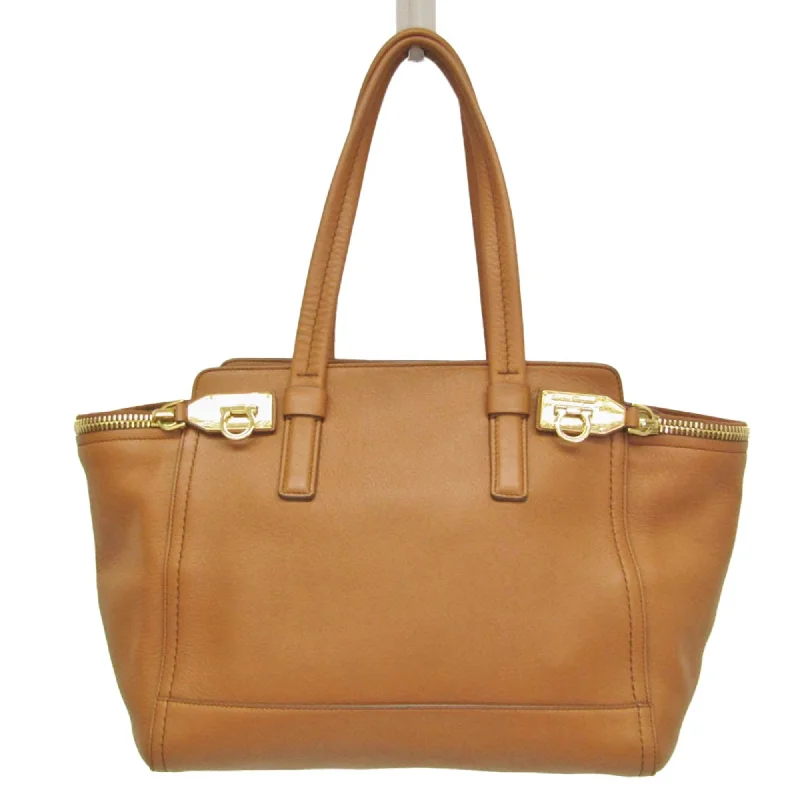 Handle bags with vintage vibes for nostalgia -Salvatore Ferragamo Gancini  Leather Tote Bag (Pre-Owned)