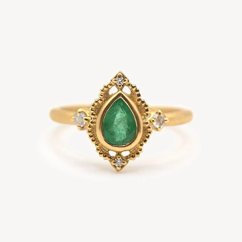 Women’s rings with polished peacock ore glow -18k Emerald Venise Frame Ring