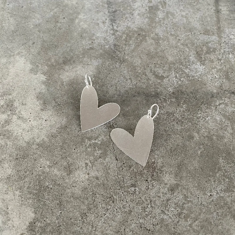 Best hoop earrings with delicate chain details for a trendy and stylish design-asymmetrical heart earrings (short)