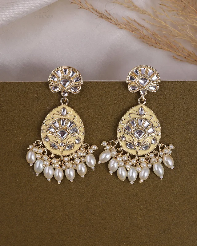 Best hoop earrings with gold for a luxurious and timeless look-Bhumi Kundan Danglers