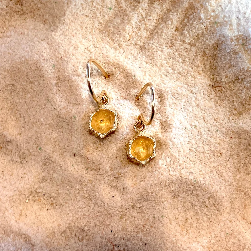 Best hoop earrings with hammered gold for a rustic yet elegant look-Honeycomb 14K Gold Frech Hook Earrings