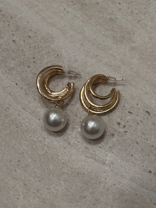 Best hoop earrings with marbled designs for a trendy and artistic effect-The Pearl Drop